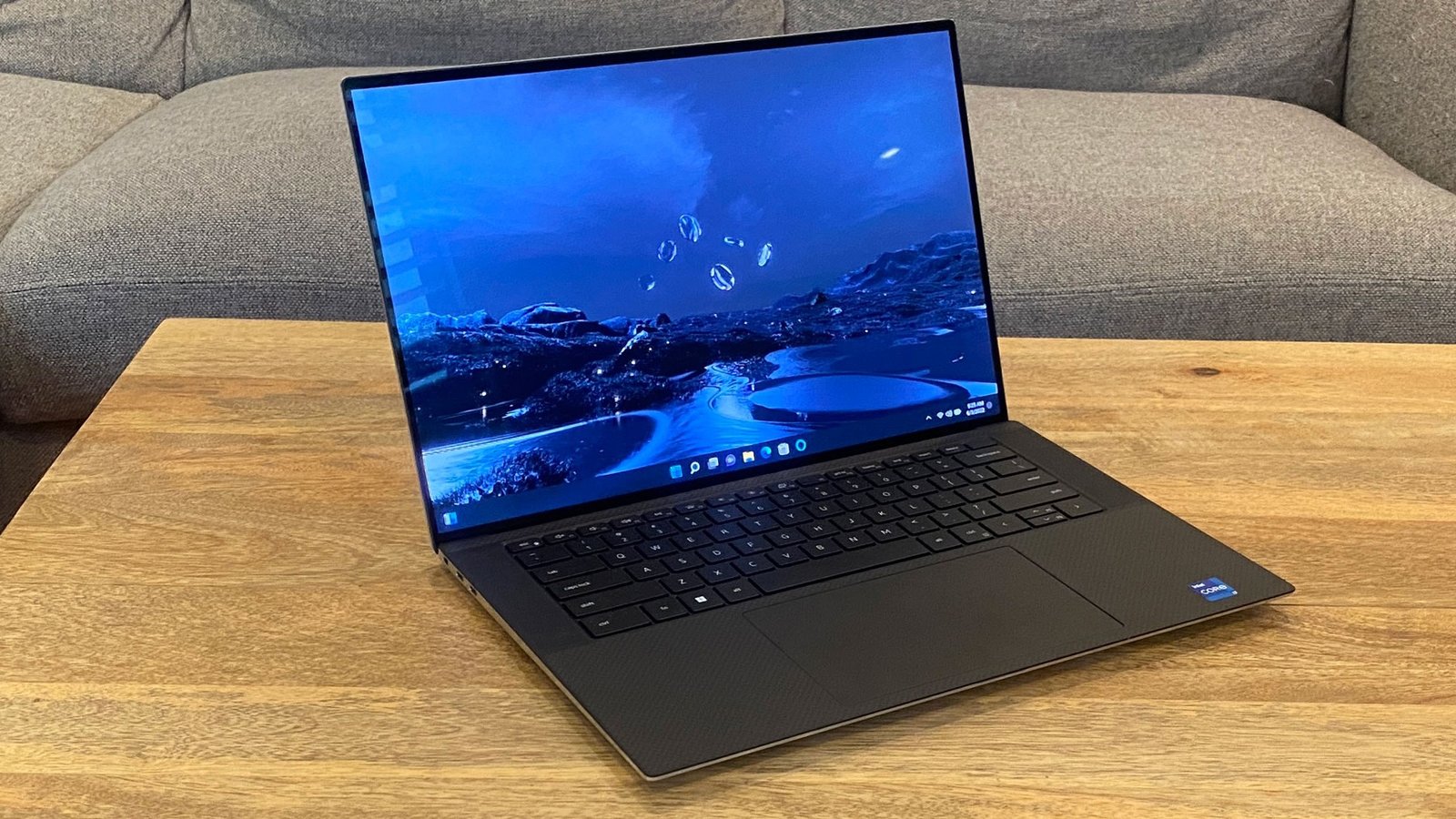 Dell XPS 15 (9520) Pros & Cons
